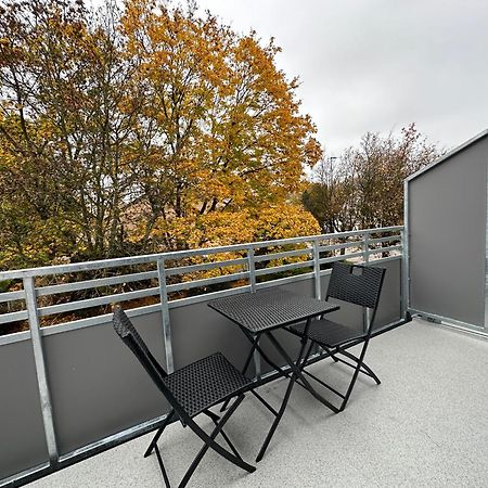 Modernes Apartment In Guter Lage อินโกลชตัดต์ ภายนอก รูปภาพ