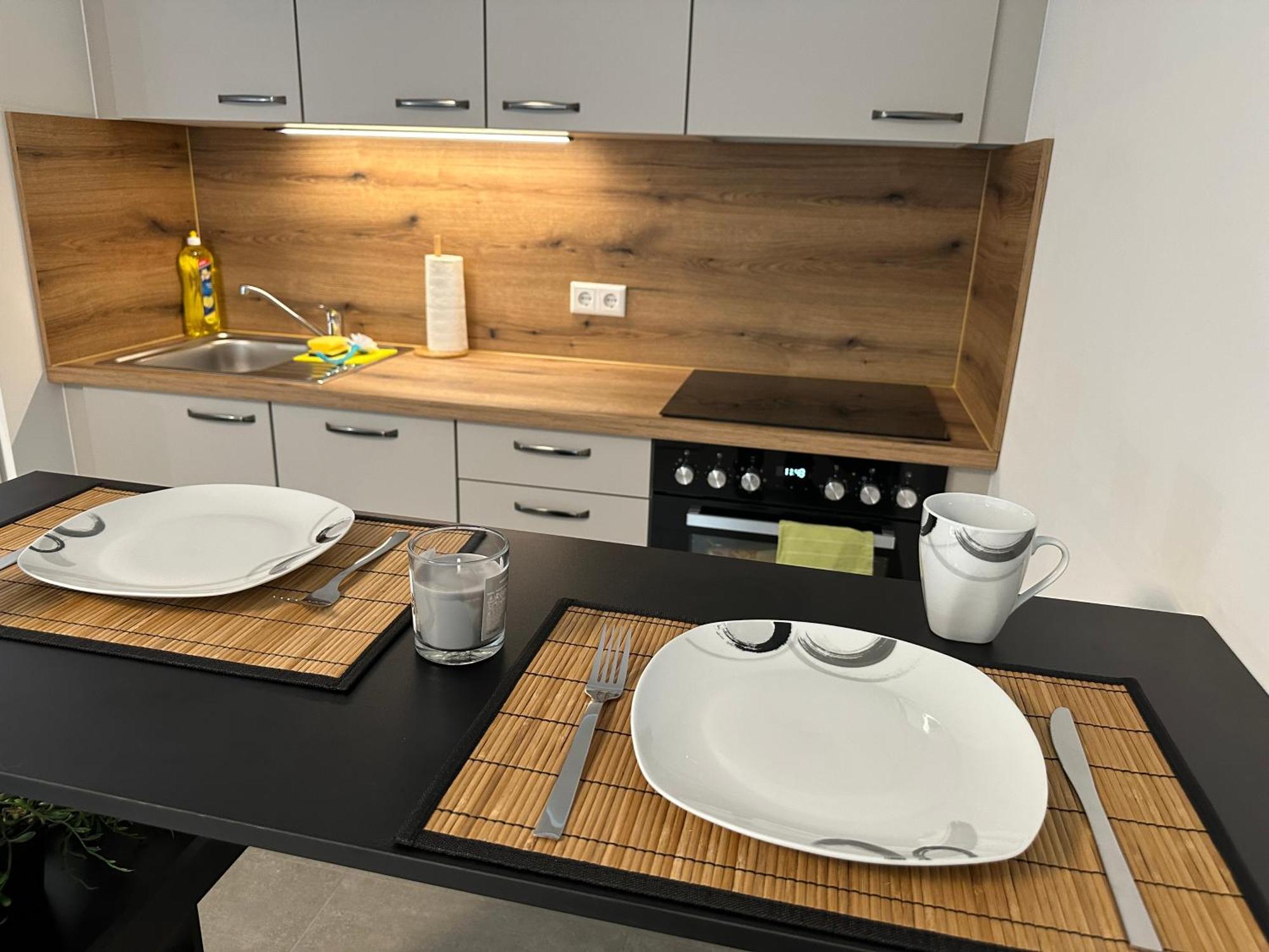 Modernes Apartment In Guter Lage อินโกลชตัดต์ ภายนอก รูปภาพ